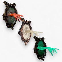 home & garden : Hars Ghost Hand Plaquette - Spooky Wall Decor - Neongroen in 3 kleuren van Pantino