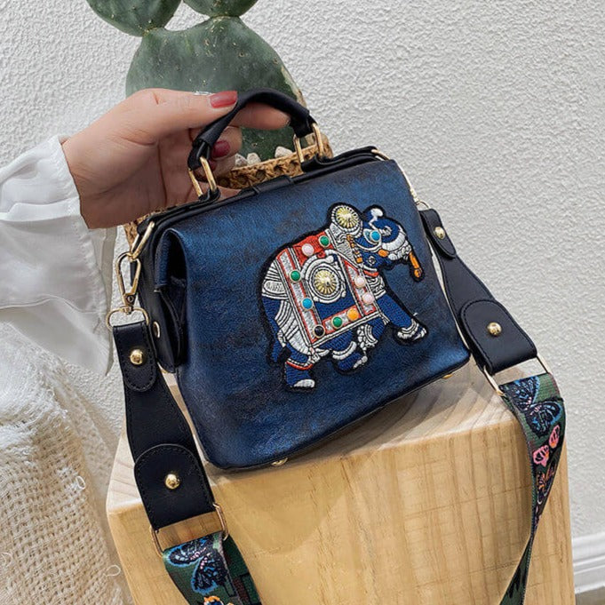 bags : Mandala Geborduurde Tas - Blauw in van Pantino