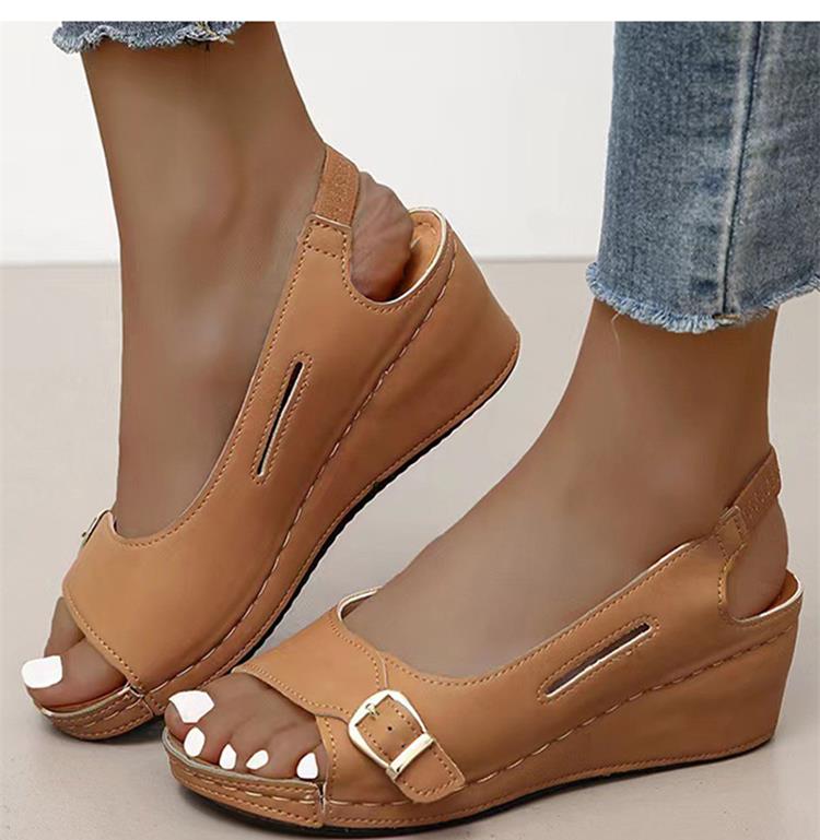 Sandals : Sandalen Dames Bruin - Koele Outdoor - Brengt Comfort en Koelte naar Elke Buitenactiviteit in Bruin van Pantino