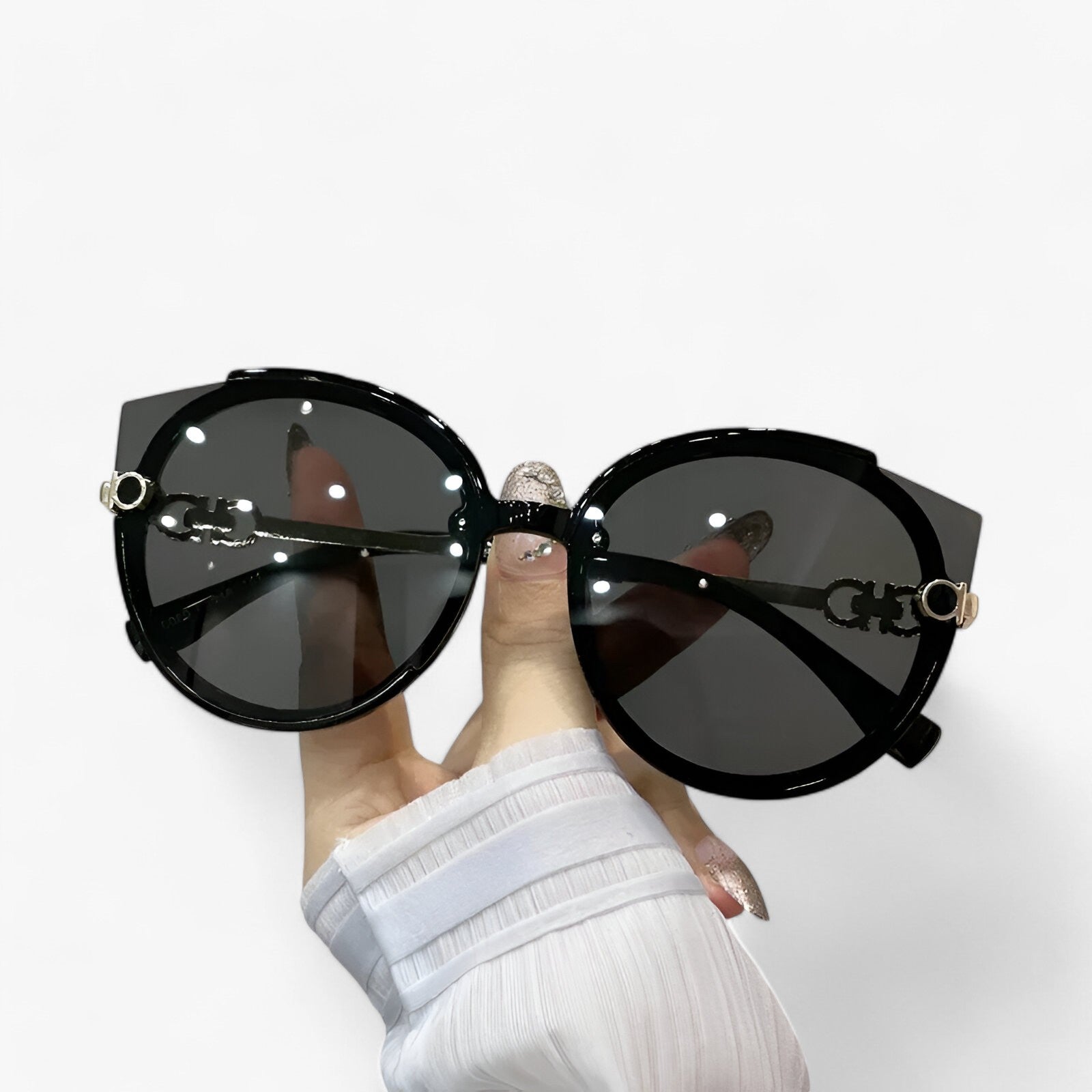 Sunglasses : Ronde Zonnebril met Kleurverloop Dames - Vintage Stijl en Bescherming - Roze in van Pantino