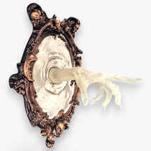 home & garden : Hars Ghost Hand Plaquette - Spooky Wall Decor - Neongroen in Wit van Pantino