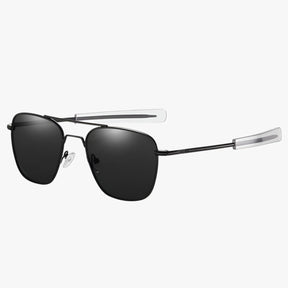 Sunglasses : Vintage Zonnebril van Licht Metaal - Zwart Wapen in Zwart Zwart Gepolariseerd van Pantino
