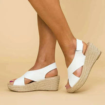 Sneakers : Sneakers Dames Zwart - Stijlvolle Veelzijdige - Perfect voor die Comfort en Flexibiliteit Willen in Wit van Pantino