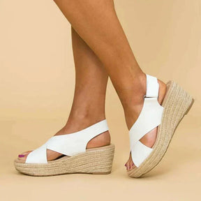 Sneakers : Sneakers Dames Zwart - Stijlvolle Veelzijdige - Perfect voor die Comfort en Flexibiliteit Willen in Wit van Pantino