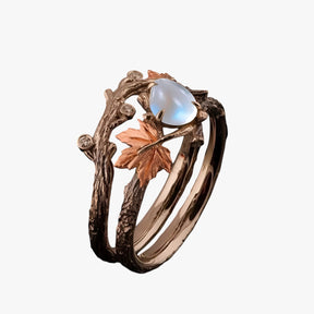 Ring : Gouden Ring met Blad - Tijdloze Hanger met Maansteen Glans in van Pantino