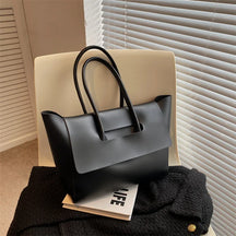 bags : Tote Bag Khaki - The Modern Muse Leer in Black van Pantino