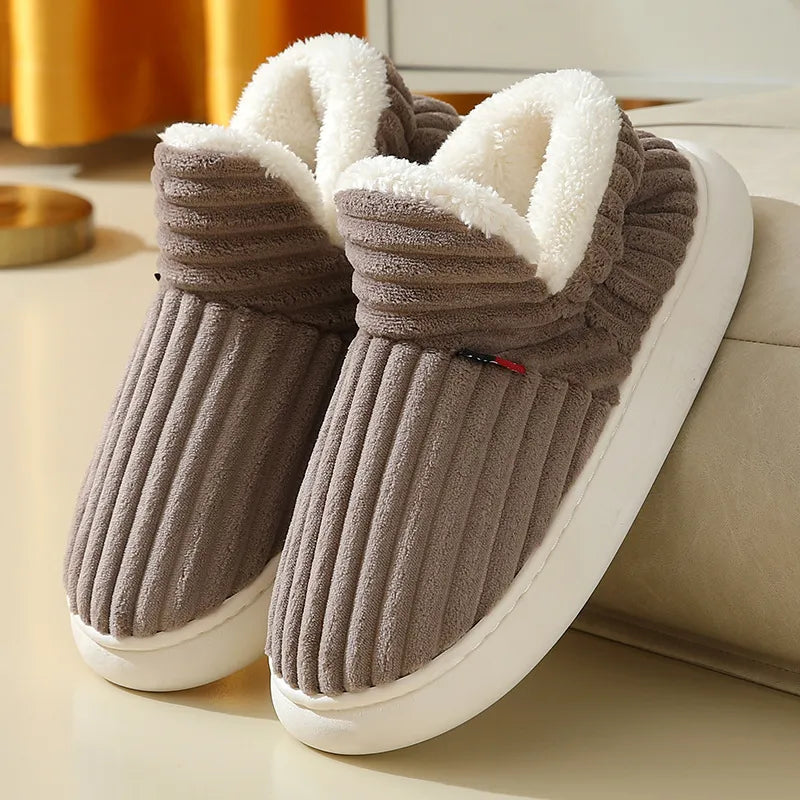 other : HappySlides - Warme en Comfortabele Sloffen - Grijs in Bruin van Pantino