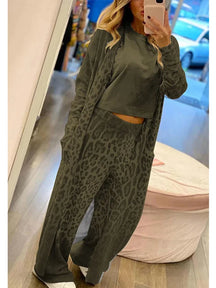 Loungewear Set : Savanna Set - Print Dames Set voor Stijl en Comfort - Grijs in Groen van Pantino