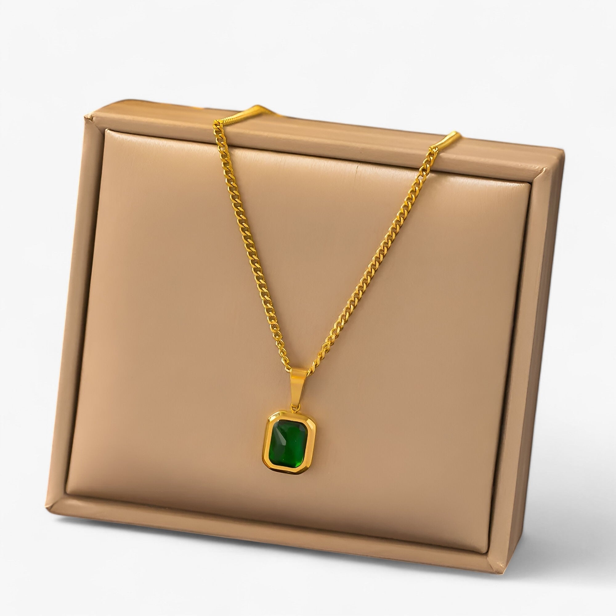 Necklace : Ketting met Smaragden in Gouden Plating - Elegant en Robuust - Goud in van Pantino