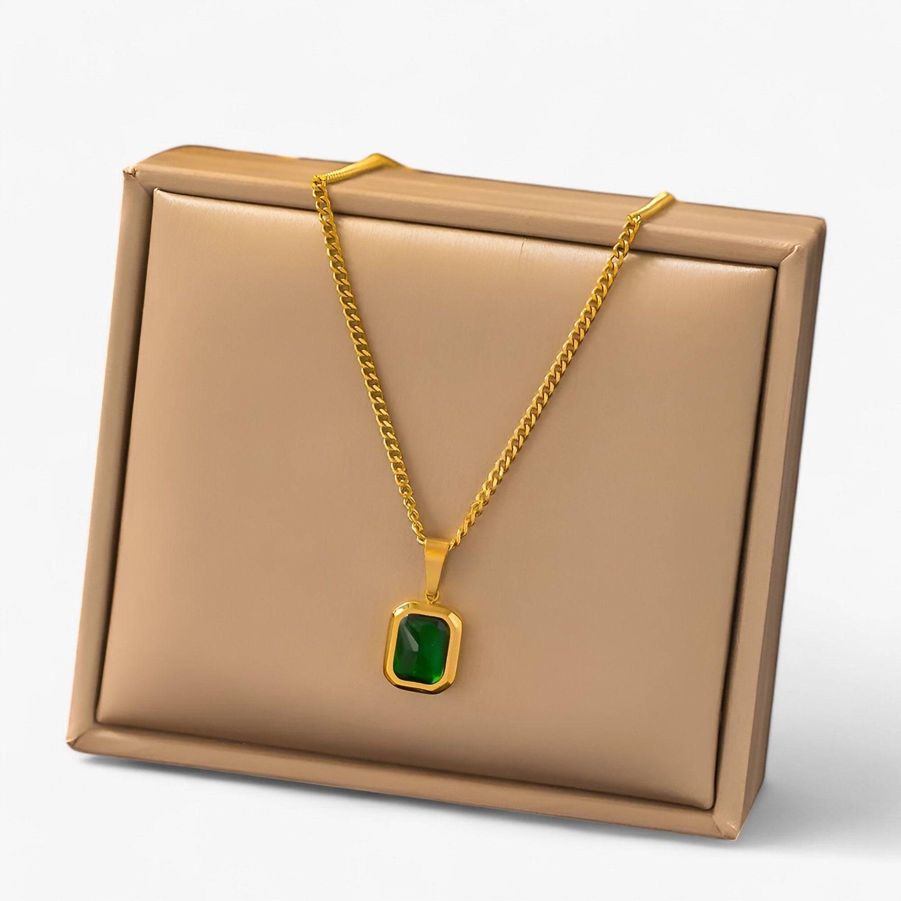 Necklace : Ketting met Smaragden in Gouden Plating - Elegant en Robuust - Goud in van Pantino