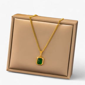 Necklace : Ketting met Smaragden in Gouden Plating - Elegant en Robuust - Goud in van Pantino