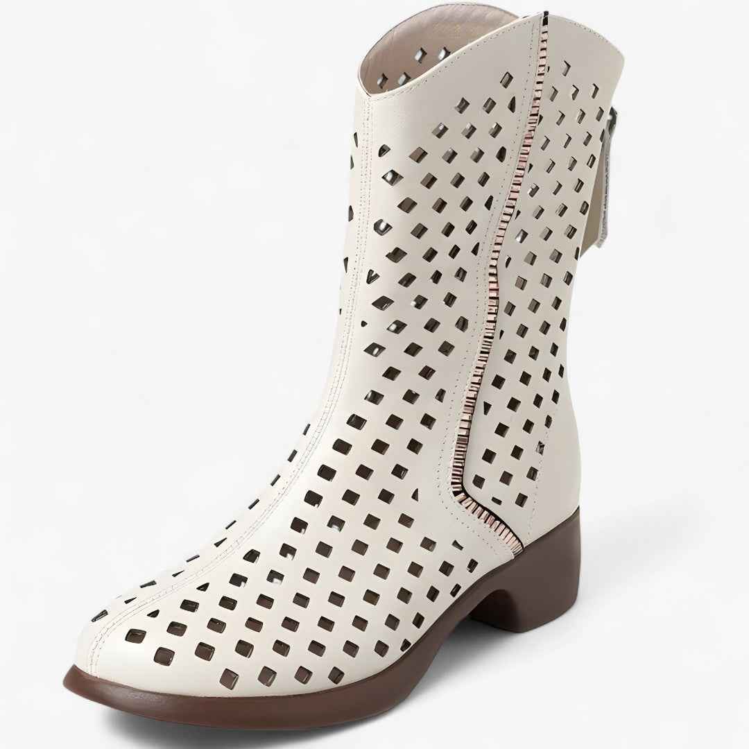 Shoes : Dames ademende geperforeerde laarzen van echt leer tot halverwege de kuit in Beige van Pantino