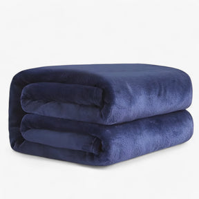 home & garden : Zachte Fleece Deken - Warmte en Stijl voor Winteravonden - LT Grijs in Donkerblauw van Pantino