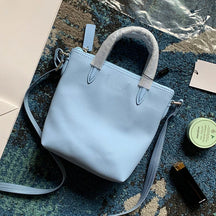 bags : Handtas Zwart - Stijlvolle Mini in Lichtblauw van Pantino