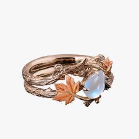 Ring : Gouden Ring met Blad - Tijdloze Hanger met Maansteen Glans in van Pantino