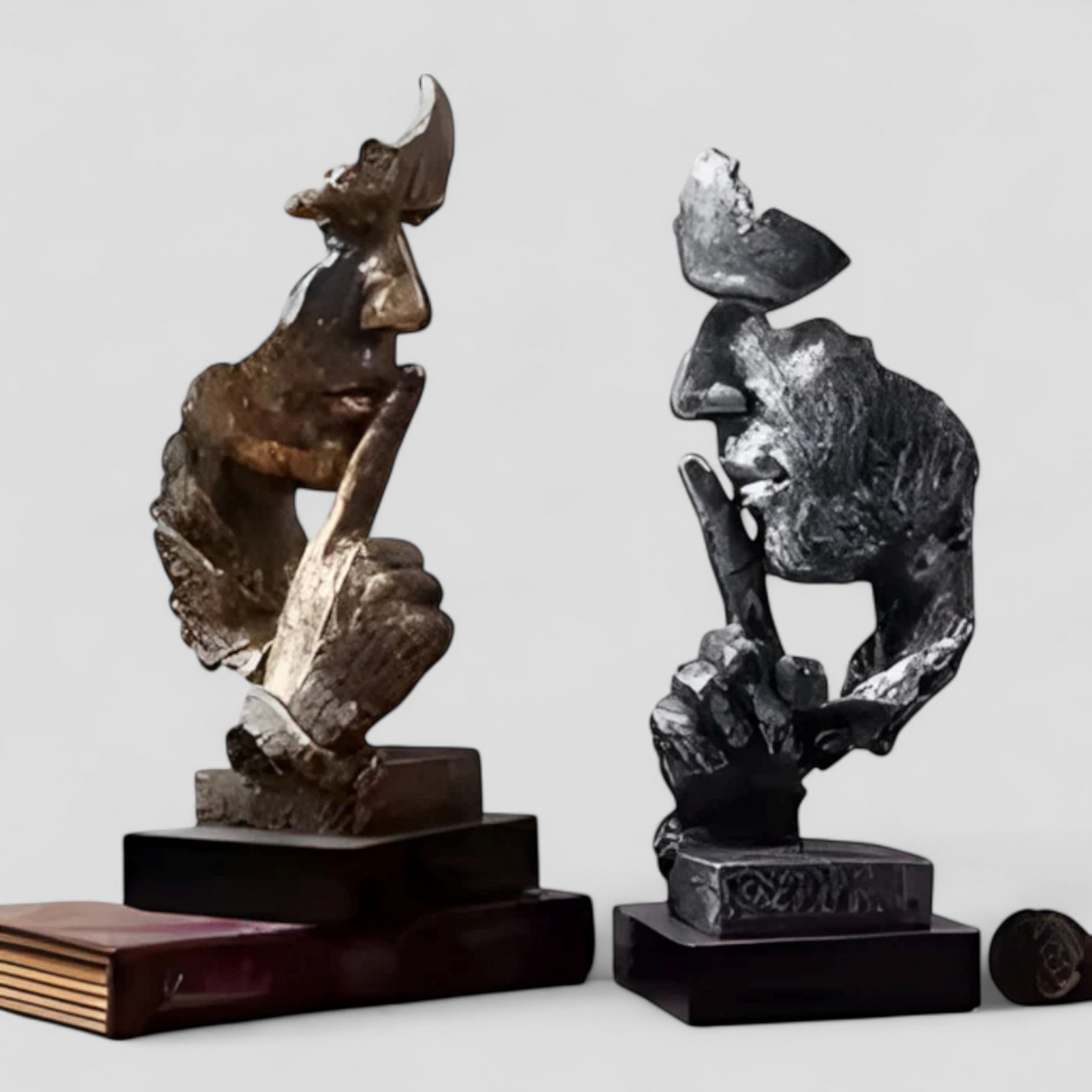 other : Stille Uitdrukking, Stimulerend Art Déco Beeldhouwwerk - Goud in van Pantino