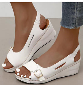 Sandals : Sandalen Dames Bruin - Koele Outdoor - Brengt Comfort en Koelte naar Elke Buitenactiviteit in Wit van Pantino