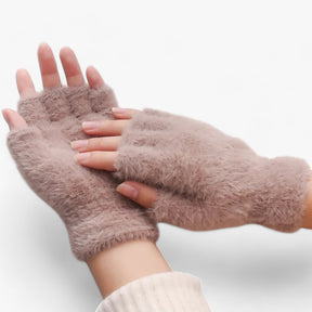 Gloves : Handschoenen Grijs - Halfvinger Imitatie Mink - Warmte & Touchscreen Gemak in Khaki van Pantino