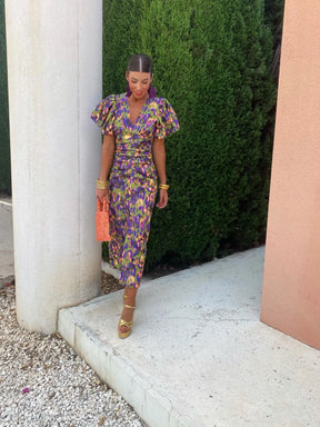 dresses : Robe Midi Fleurie Emery Fluide Femme - Élégante, Légère pour l'Été, Manches Bouffantes in Multicolore van Pantino