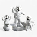 Astronaut Ornament - Rumligt Eventyr til Dit Hjem - 3 stk Guld