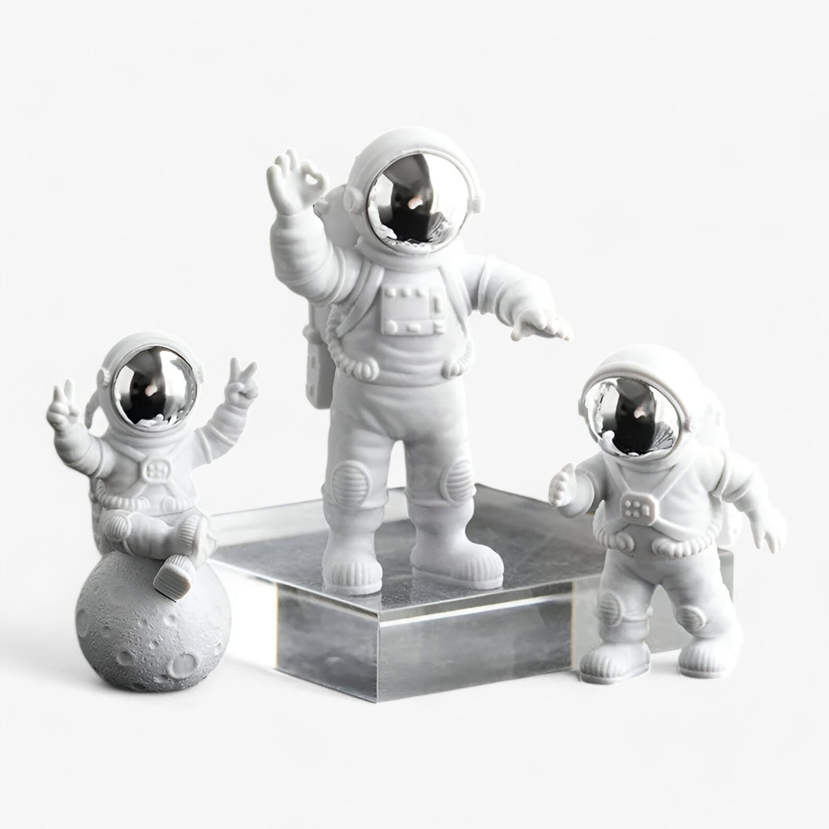 home & garden : Astronaut Ornament - Ruimtelijk Avontuur voor Je Huis - 3st Goud in van Pantino