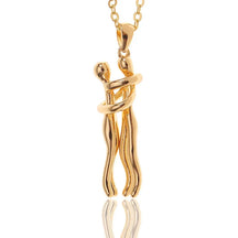 Necklace : Hartelijke Charm Ketting Dames - Warmte Verbinding Genegenheid - Zilver in Goud van Pantino