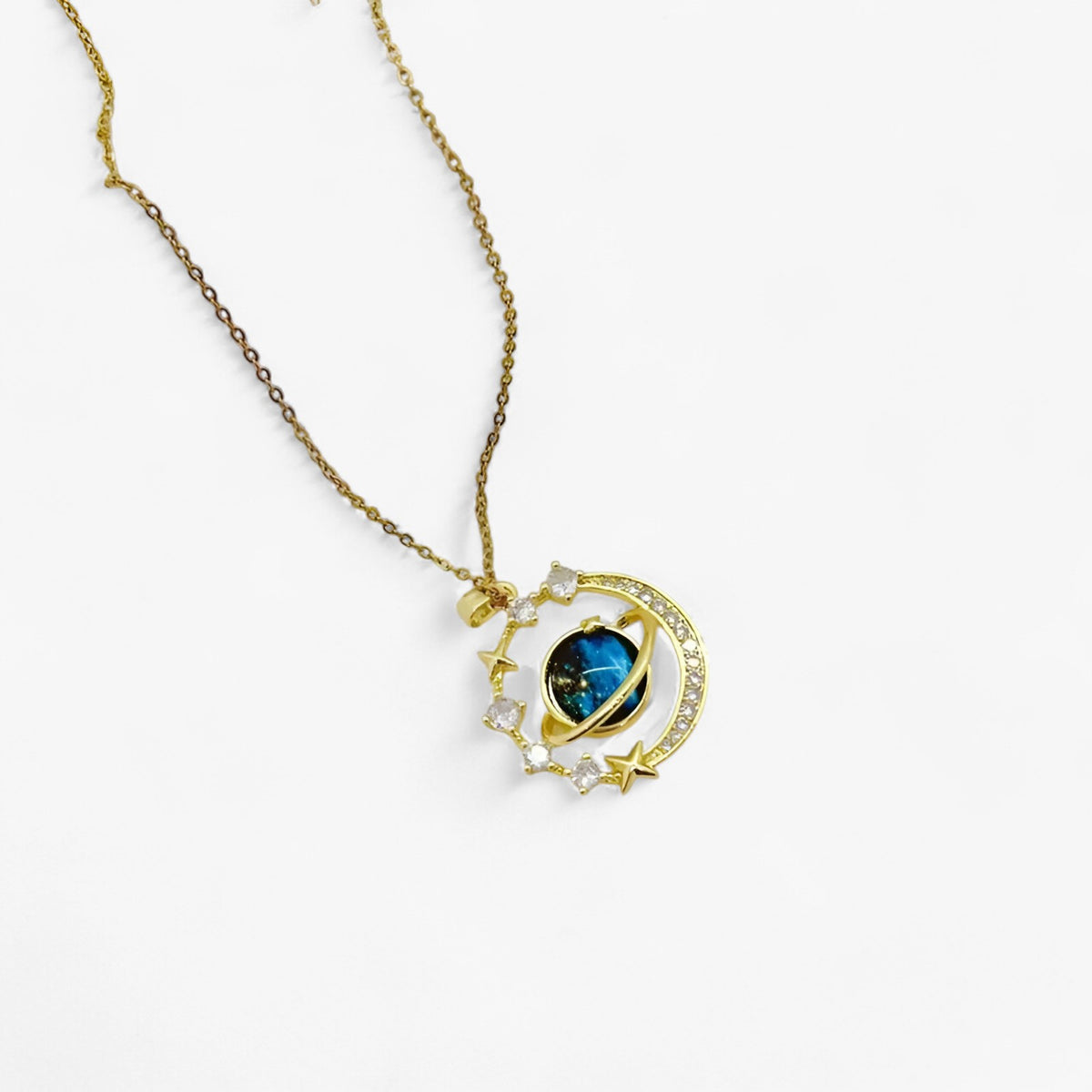 Necklace : Ketting Goud - Elegante Sterrenhemel - Tijdloze Veelzijdigheid in van Pantino