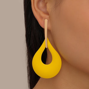 Earrings : Moderne Oorbellen Dames - Stijlvol Dagelijks Gebruik - Metaal in Geel van Pantino