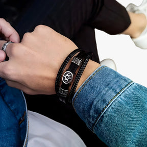 Bracelet : Stijlvol Meergaten Lederen Armband met Magneetsluiting - Zwart in van Pantino