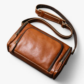 bags : Vintage Schoudertas - Elegant en Multifunctioneel - Zwart in van Pantino