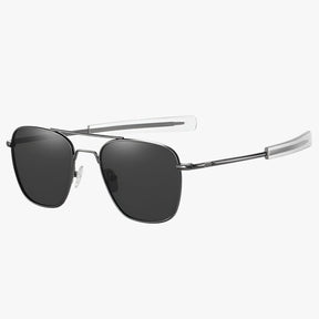 Sunglasses : Vintage Zonnebril van Licht Metaal - Zwart Wapen in Gepolariseerd van Pantino