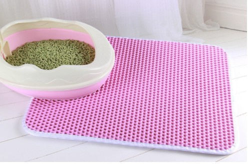pets : NonSlipPurrfect - Houd Je Vloer Schoon en Droog met Deze Handige Kattenbakmat - Zwart in Roze van Pantino