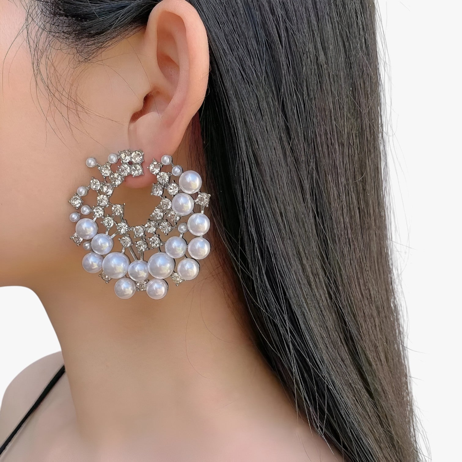 Earrings : Oorbellen Parelwit - Hazel Zilveren met Parels en Zirkonia in Retro Luxe Stijl in van Pantino