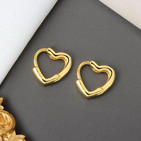 Earrings : Oorbellen Zilver - Dainty Love Studs - De Schattigste die Er zijn in Goud van Pantino