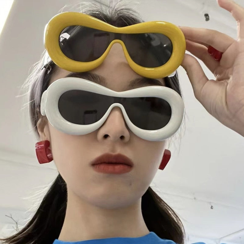 Sunglasses : Zonnebril Wit - Futuristisch Ovaal Slank Ontwerp - Kunststof in van Pantino