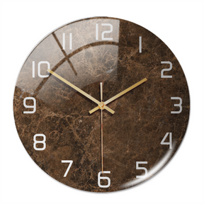 home & garden : Timeless Marble Klok Groen in Bruin van Pantino