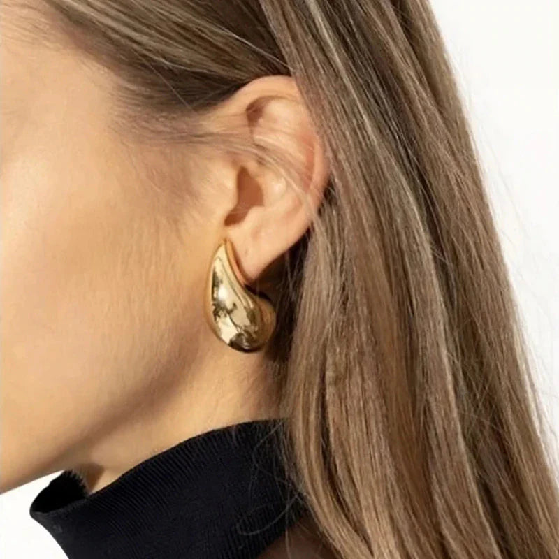 Earrings : Luxe Drop Oorbellen Dames Goud - Elegante Bengelhanger - Goudkleurig in van Pantino