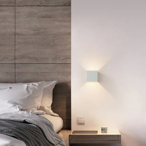 home & garden : VellaGlow - Luxe Wandlamp met Bewegingssensor - Zwart in van Pantino
