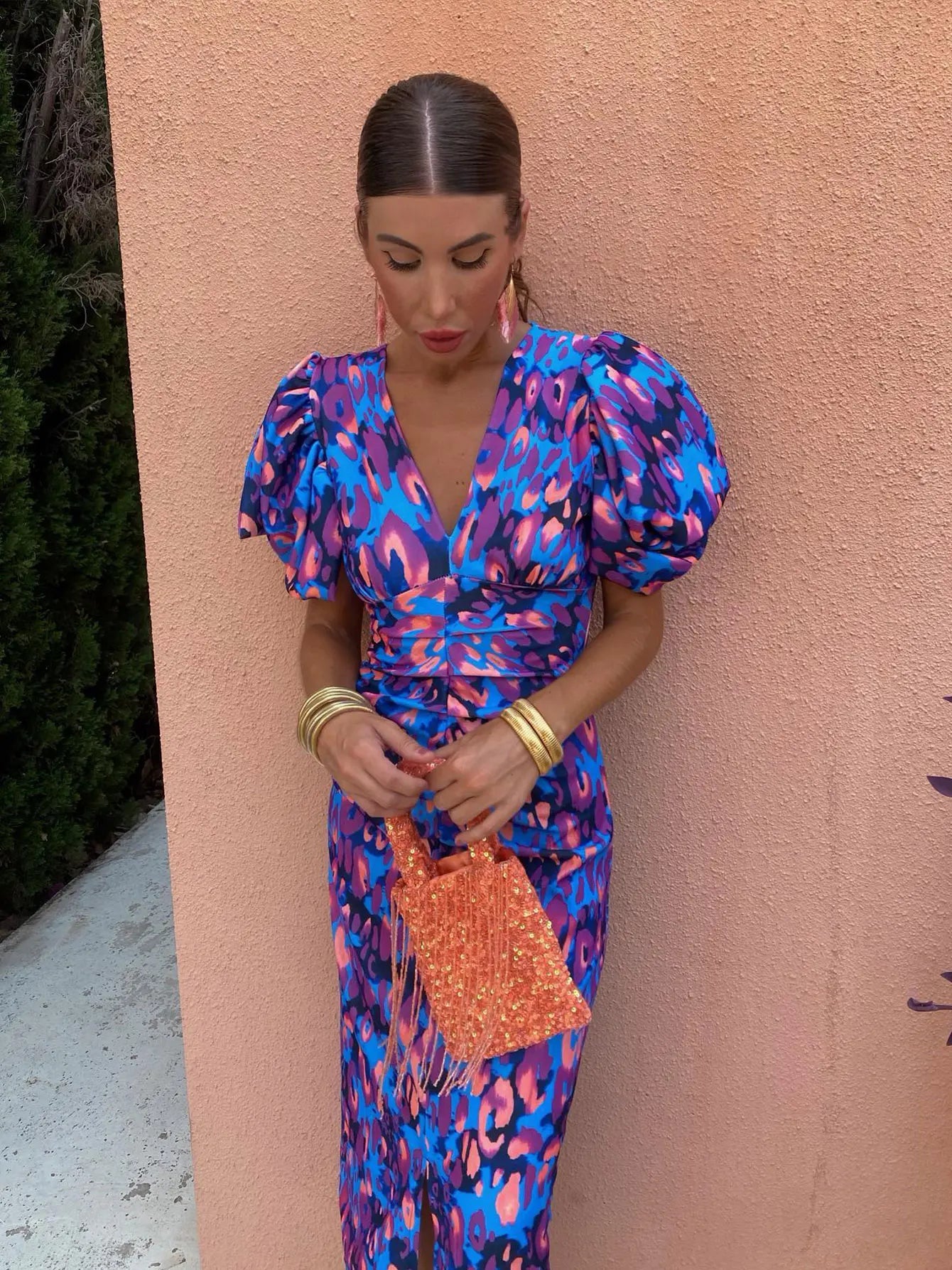 dresses : Robe Midi Fleurie Emery Fluide Femme - Élégante, Légère pour l'Été, Manches Bouffantes in Pourpre van Pantino