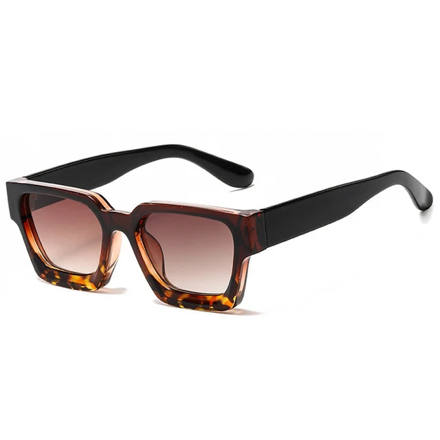 Sunglasses : Zonnebril Dames CAS Olive - Retro Square - UV400 in LEOPARD van Pantino