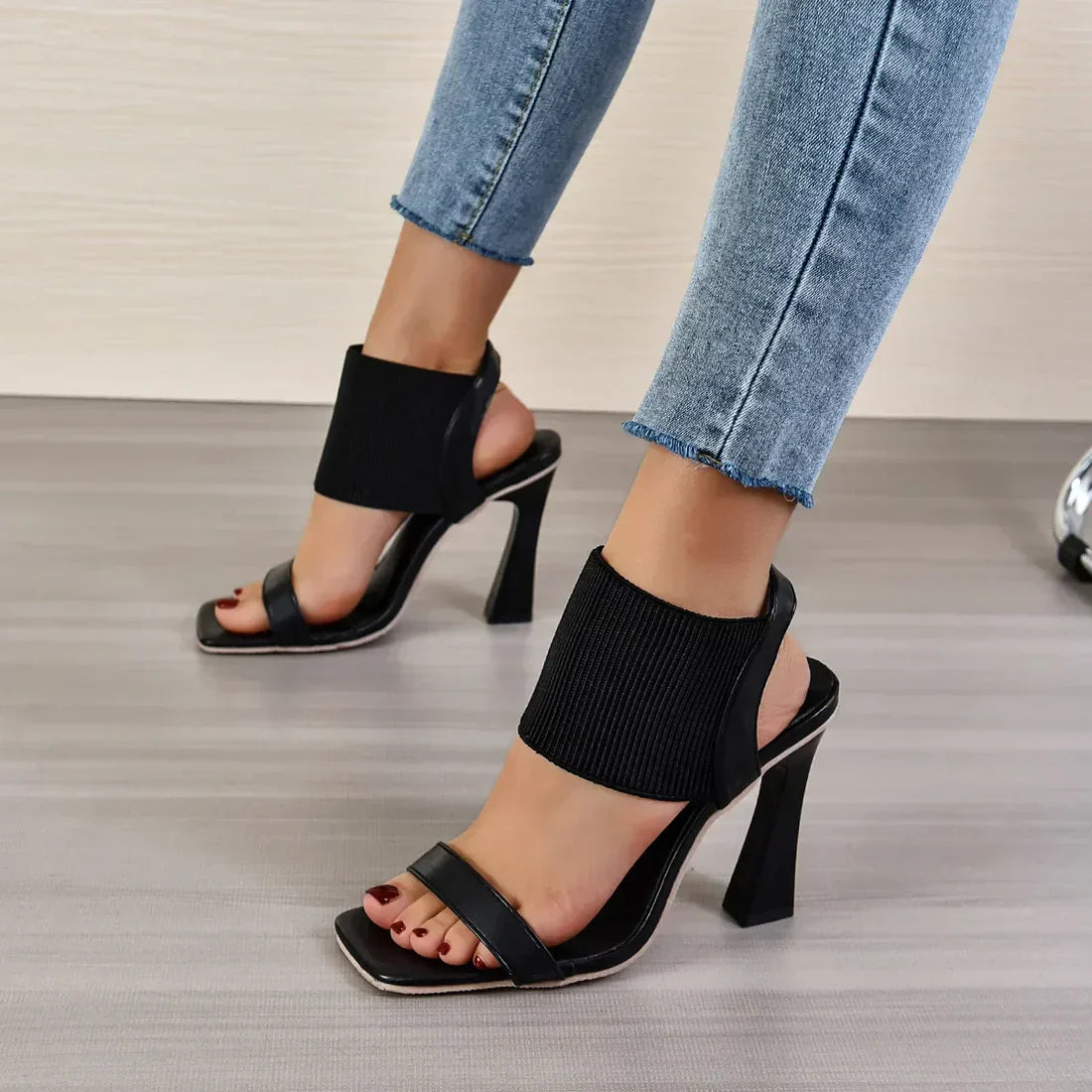 Sandals : Handgemaakte Rieten Sandalen Dames - Elegante Sandalen met Uniek Ambacht - Bruin in van Pantino