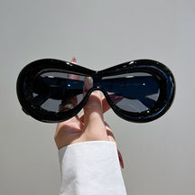Sunglasses : Zonnebril Wit - Futuristisch Ovaal Slank Ontwerp - Kunststof in Zwart van Pantino