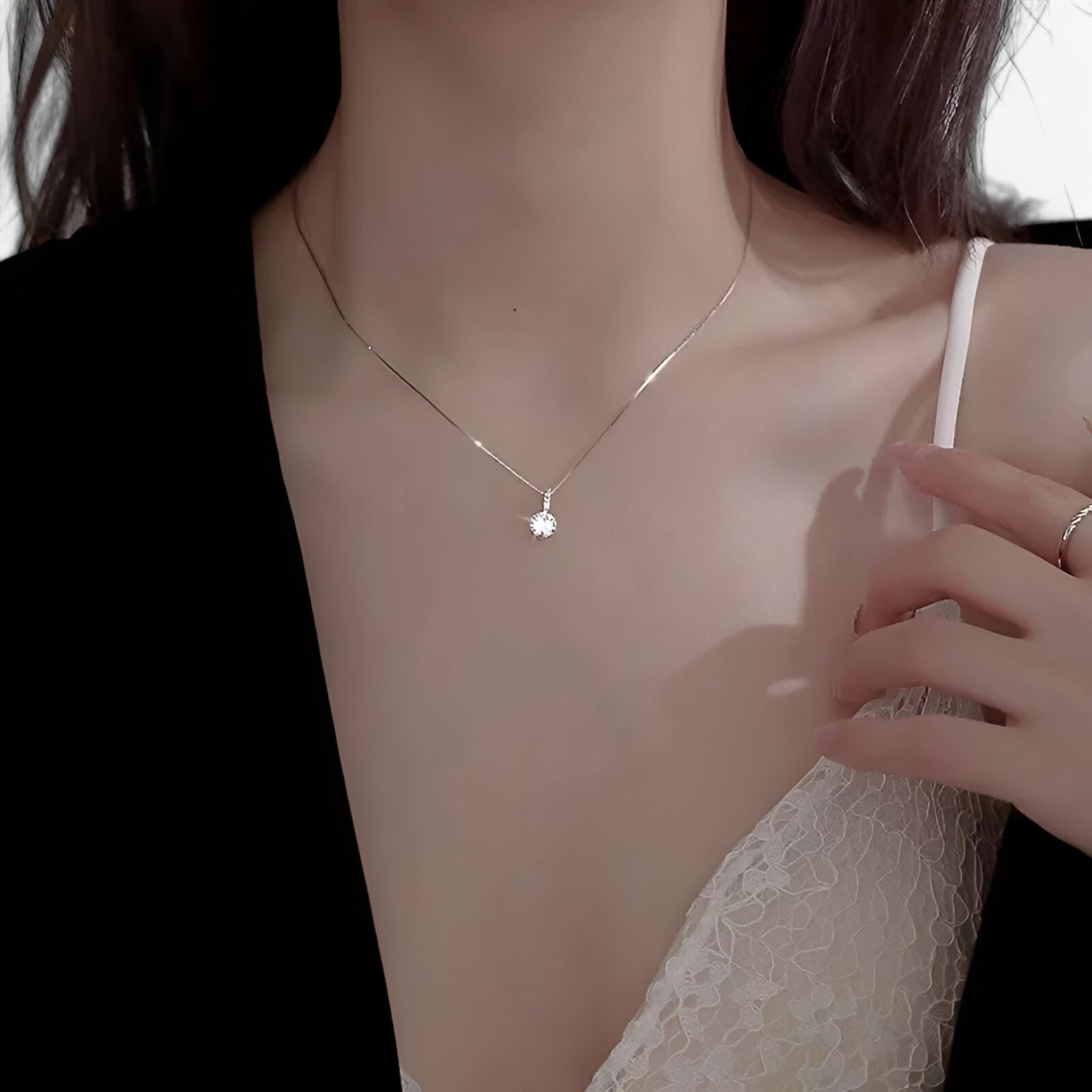 Necklace : Zilvergeplateerde Halsketting met Zircon - Elegante Minimalistische Charme in van Pantino