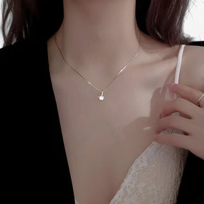 Necklace : Zilvergeplateerde Halsketting met Zircon - Elegante Minimalistische Charme in van Pantino