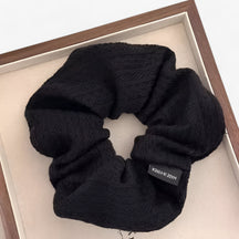 Scrunchie : Gebreide Wollen Scrunchie Dames - Zwart in zwart ongeveer 11 cm van Pantino