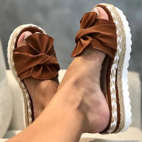 Sandals : Dames Sandalen Roze Pastel - Comfortabele Zomer Slippers in Bruin van Pantino