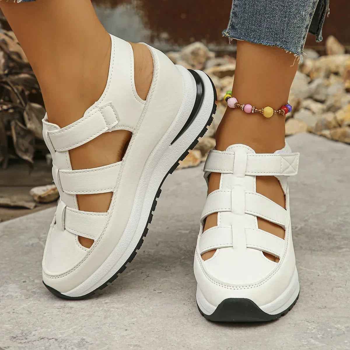 Sandales pour femmes : Sandales Femme Confort Cuir Noir Élégantes & Ergonomiques in Blanc van Pantino