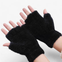 Gloves : Handschoenen Grijs - Halfvinger Imitatie Mink - Warmte & Touchscreen Gemak in Zwart van Pantino