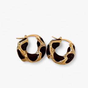 Earrings : Oorbellen Dames Rood Goud - Vintage Emaille Hoepel - Trendy Luxe in van Pantino