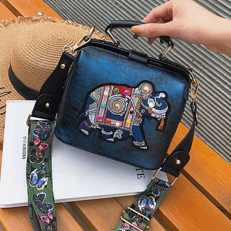 bags : Mandala Geborduurde Tas - Blauw in van Pantino